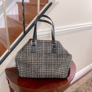 Liz Claiborne Tote w/Umbrella compartment